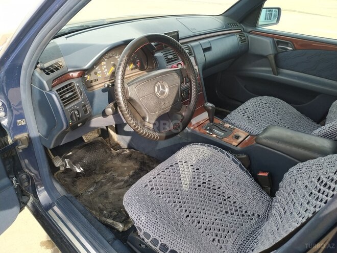 Mercedes E 200 1995, 236,145 km - 2.0 l - Qazax