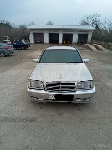 Mercedes C 220 1998, 319,800 km - 2.2 l - Salyan