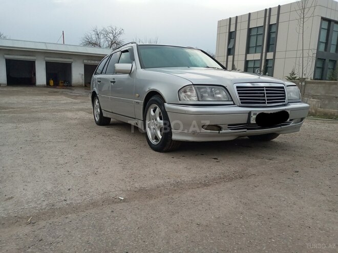 Mercedes C 220 1998, 319,800 km - 2.2 l - Salyan