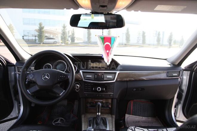 Mercedes E 220 2011, 195,000 km - 2.2 l - Bakı