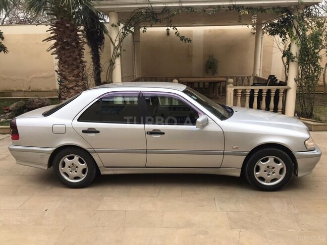 Mercedes C 200 2000, 232,000 km - 2.0 l - Bakı