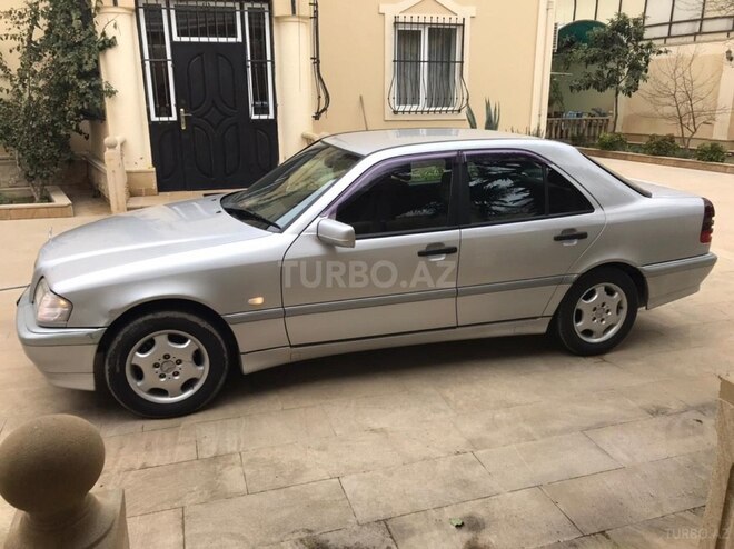 Mercedes C 200 2000, 232,000 km - 2.0 l - Bakı