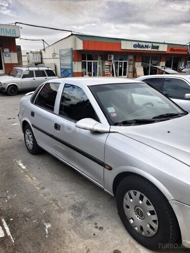 Opel Vectra 1996, 330,000 km - 1.6 l - Bakı