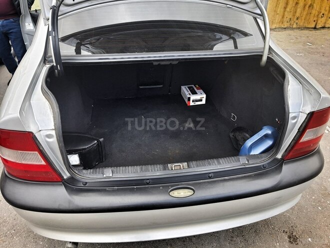 Opel Vectra 1996, 330,000 km - 1.6 l - Bakı