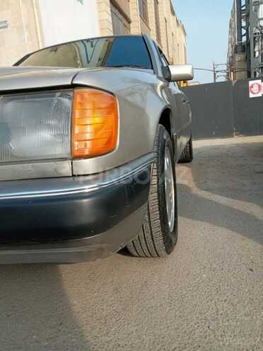 Mercedes E 200 1986, 620,000 km - 2.0 l - Bakı