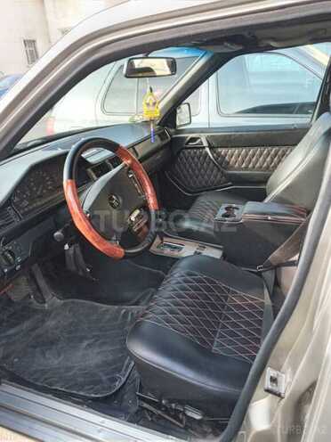 Mercedes E 200 1986, 620,000 km - 2.0 l - Bakı