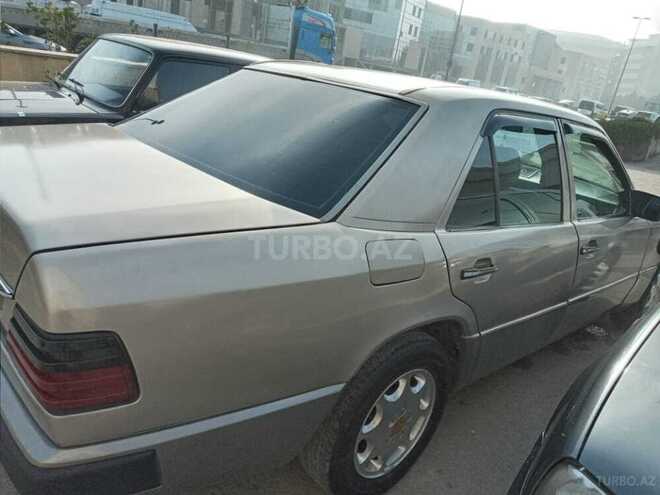 Mercedes E 200 1986, 620,000 km - 2.0 l - Bakı