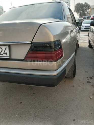 Mercedes E 200 1986, 620,000 km - 2.0 l - Bakı