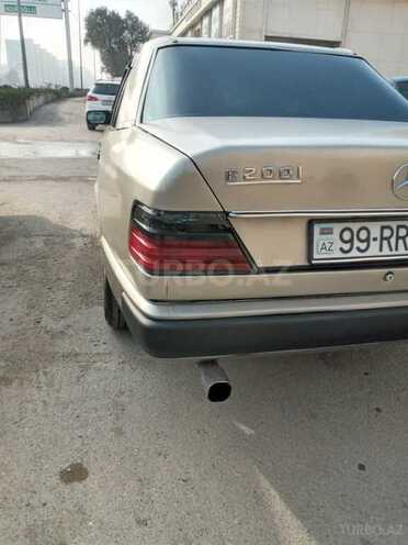 Mercedes E 200 1986, 620,000 km - 2.0 l - Bakı