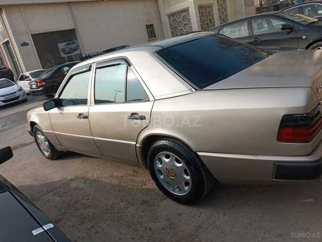 Mercedes E 200 1986, 620,000 km - 2.0 l - Bakı