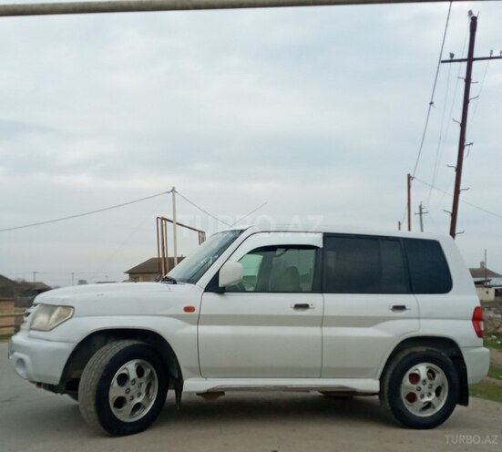 Mitsubishi Pajero io 2002, 250,000 km - 2.0 л - Neftçala