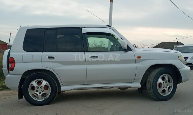 Mitsubishi Pajero io 2002, 250,000 km - 2.0 л - Neftçala