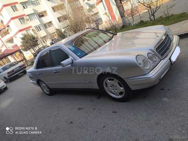 Mercedes E 240 1999, 199,000 km - 2.4 л - Bakı