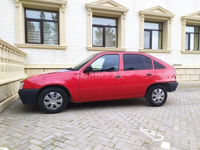 Opel  1981, 242,500 km - 1.3 л - Bakı