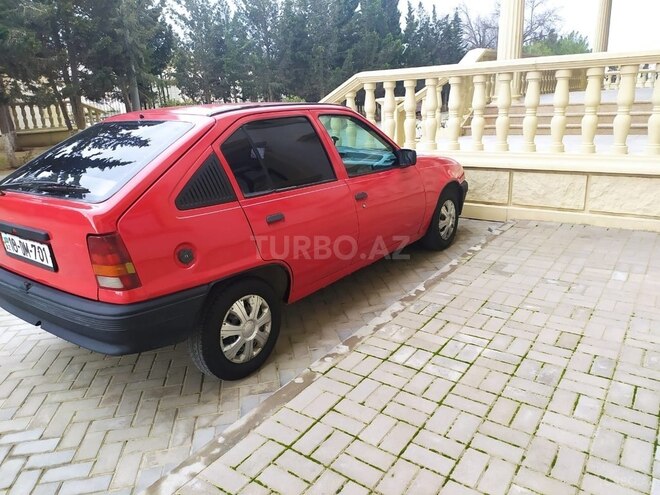 Opel  1981, 242,500 km - 1.3 л - Bakı