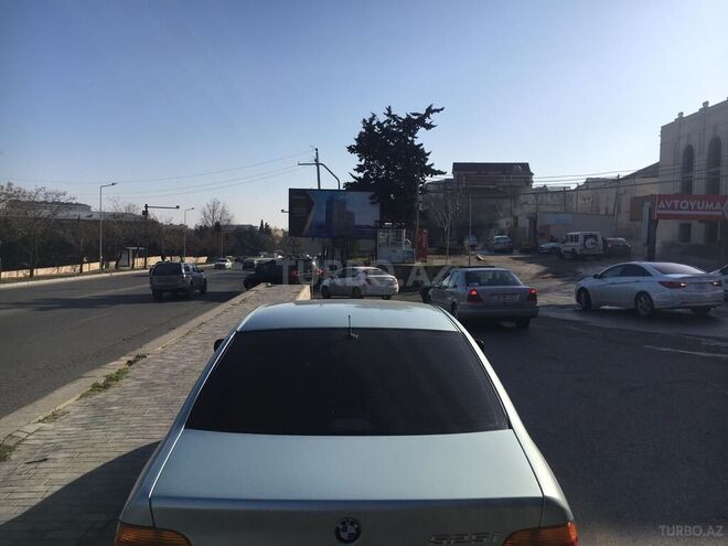 BMW 525 2001, 250,000 km - 2.5 l - Bakı