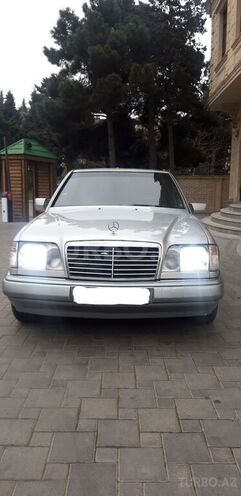 Mercedes E 200 1995, 281,500 km - 2.0 l - Bakı