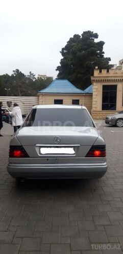 Mercedes E 200 1995, 281,500 km - 2.0 l - Bakı