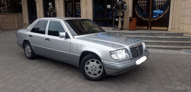 Mercedes E 200 1995, 281,500 km - 2.0 l - Bakı