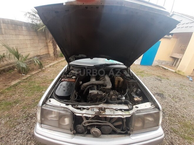 Mercedes E 300 1993, 550,000 km - 3.0 l - Masallı