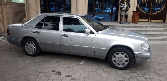 Mercedes E 200 1995, 281,500 km - 2.0 l - Bakı