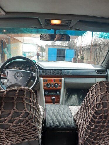 Mercedes E 300 1993, 550,000 km - 3.0 l - Masallı