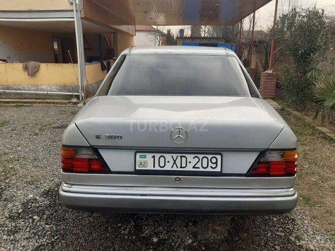 Mercedes E 300 1993, 550,000 km - 3.0 l - Masallı