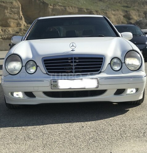 Mercedes E 240 2000, 318,425 km - 2.4 l - Bakı