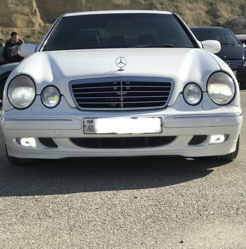 Mercedes E 240 2000, 318,425 km - 2.4 l - Bakı