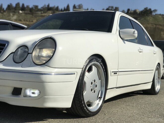 Mercedes E 240 2000, 318,425 km - 2.4 l - Bakı