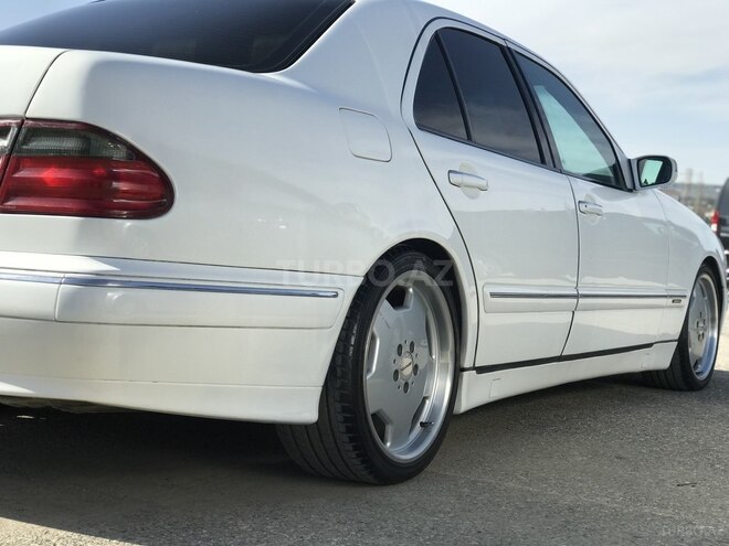 Mercedes E 240 2000, 318,425 km - 2.4 l - Bakı