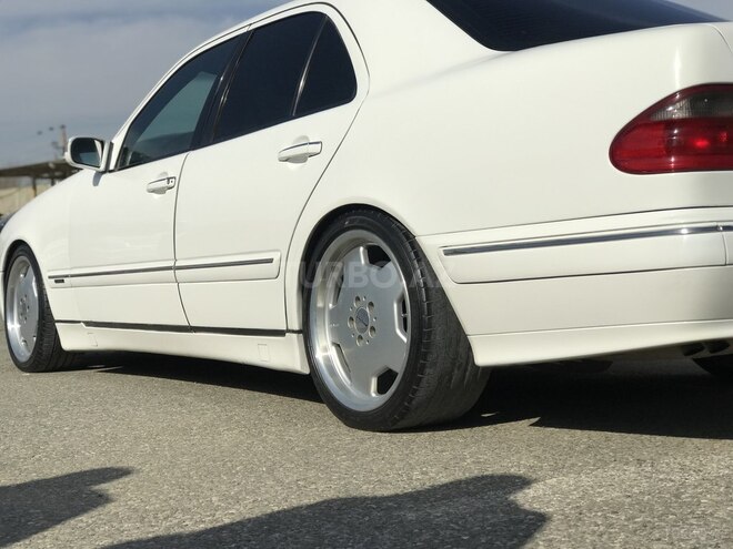 Mercedes E 240 2000, 318,425 km - 2.4 l - Bakı