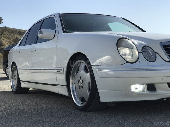 Mercedes E 240 2000, 318,425 km - 2.4 l - Bakı