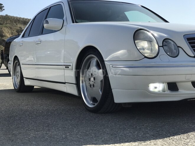 Mercedes E 240 2000, 318,425 km - 2.4 l - Bakı