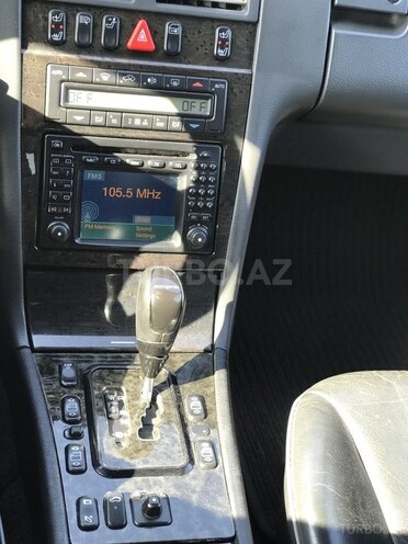 Mercedes E 240 2000, 318,425 km - 2.4 l - Bakı