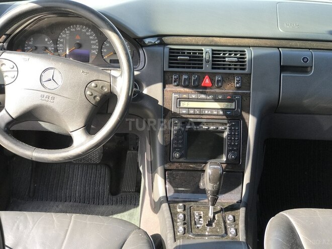 Mercedes E 240 2000, 318,425 km - 2.4 l - Bakı