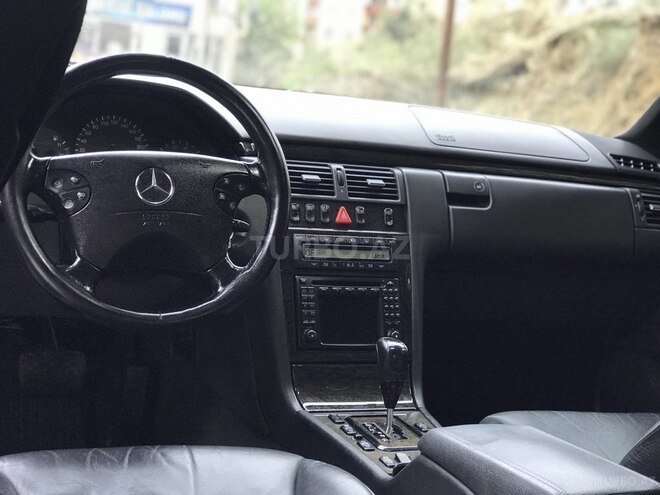Mercedes E 240 2000, 318,425 km - 2.4 l - Bakı