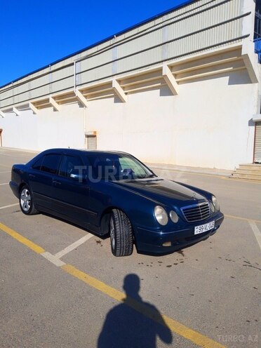 Mercedes E 220 2001, 377,800 km - 2.2 l - Bakı