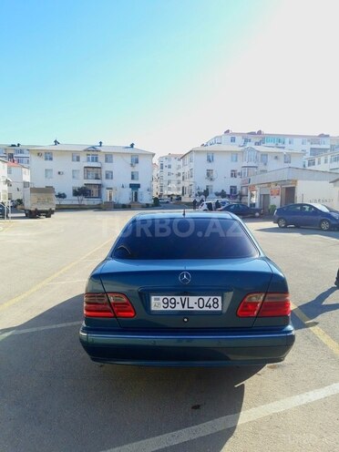 Mercedes E 220 2001, 377,800 km - 2.2 l - Bakı