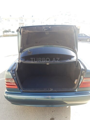Mercedes E 220 2001, 377,800 km - 2.2 l - Bakı