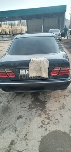 Mercedes E 300 1995, 456,000 km - 3.0 л - Bərdə
