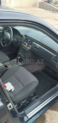Mercedes E 300 1995, 456,000 km - 3.0 л - Bərdə