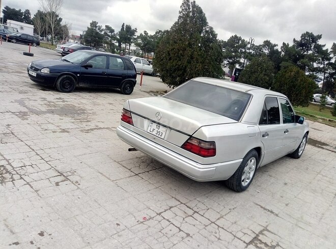 Mercedes E 230 1990, 223,698 km - 2.3 l - Sumqayıt