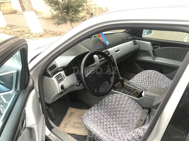 Mercedes E 240 1997, 355,000 km - 2.4 l - Sumqayıt