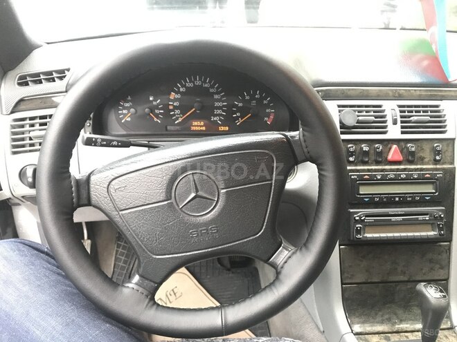 Mercedes E 240 1997, 355,000 km - 2.4 l - Sumqayıt