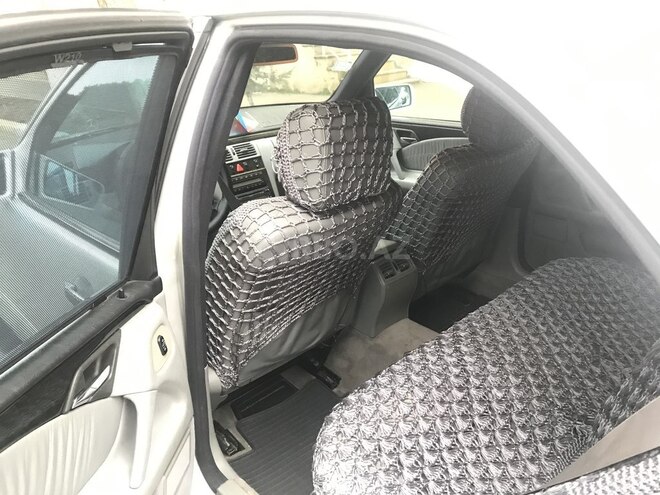 Mercedes E 240 1997, 355,000 km - 2.4 l - Sumqayıt