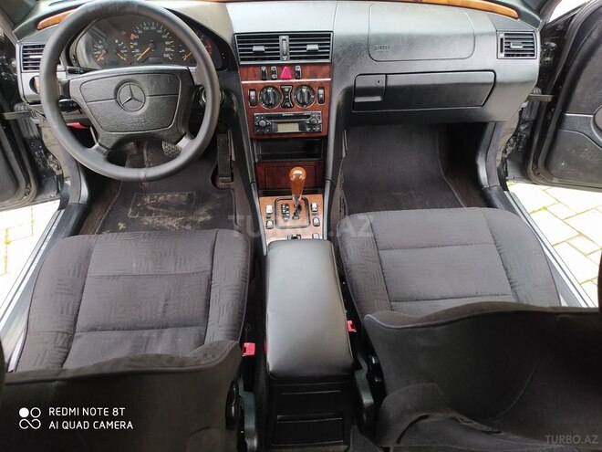 Mercedes C 220 1999, 298,000 km - 2.2 l - Sumqayıt