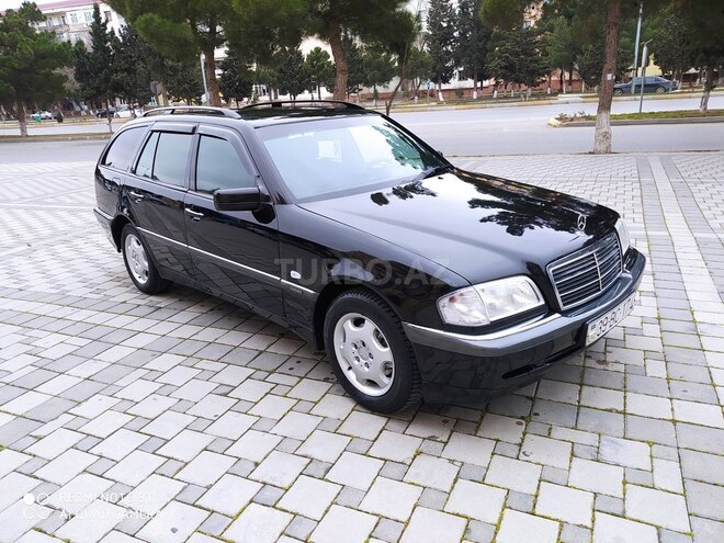 Mercedes C 220 1999, 298,000 km - 2.2 l - Sumqayıt
