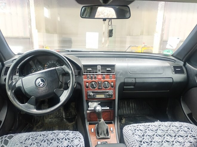Mercedes C 200 1999, 242,000 km - 2.0 l - Qusar