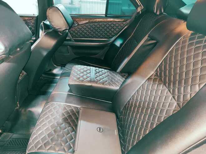 Mercedes E 220 1998, 333,000 km - 2.2 л - Quba